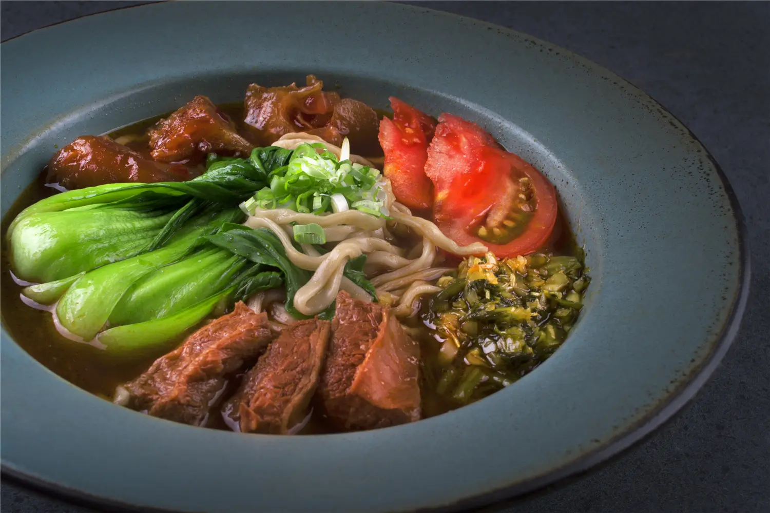 Stir-fried beef with peppers